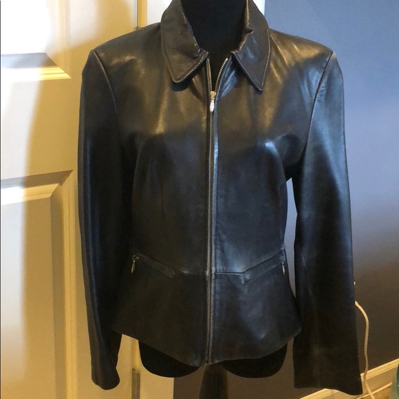 Banana Republic Jackets & Blazers - Banana Republic vintage leather jacket. SZ Small.